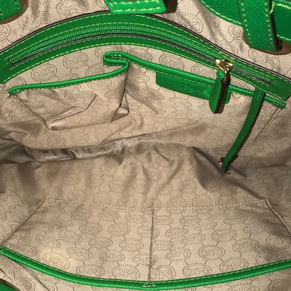 Green Michael kors tote - Picture 3 of 3